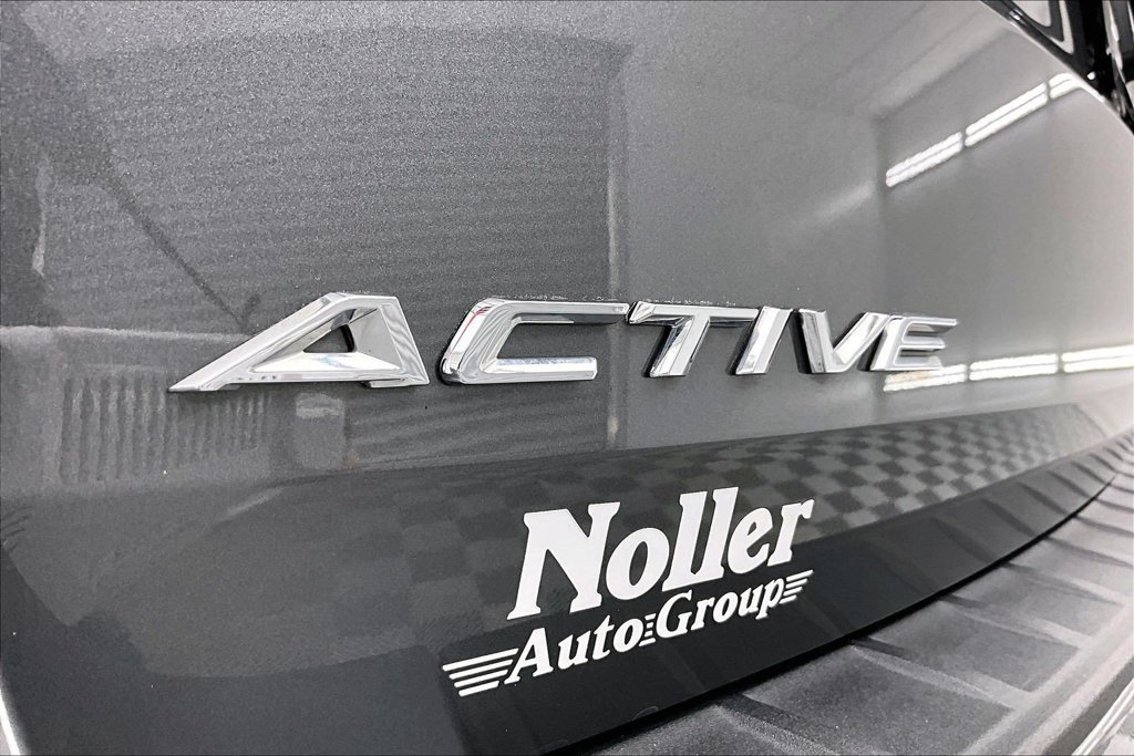 Certified 2025 Ford Explorer Active AWD/4WD image 8