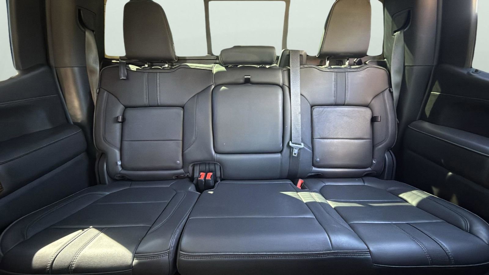 Used 2021 Chevrolet Silverado 1500 High Country w/ Technology Package image 26