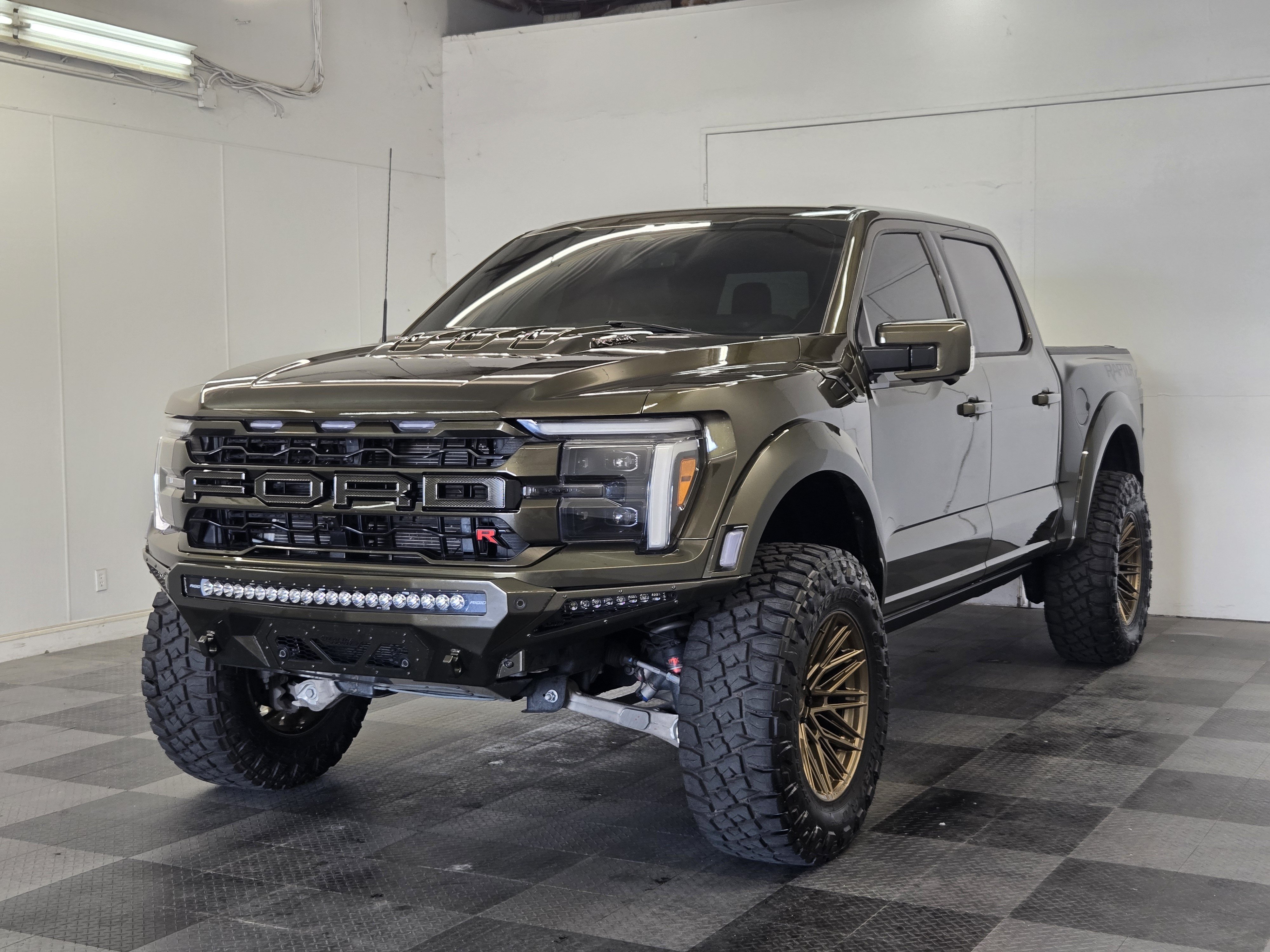 Certified 2025 Ford F150 Raptor w/ Equipment Group 803A Raptor R AWD/4WD image 4
