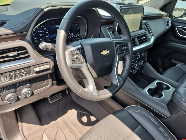 Used 2024 Chevrolet Tahoe Premier w/ Premium Package 2 AWD/4WD image 17