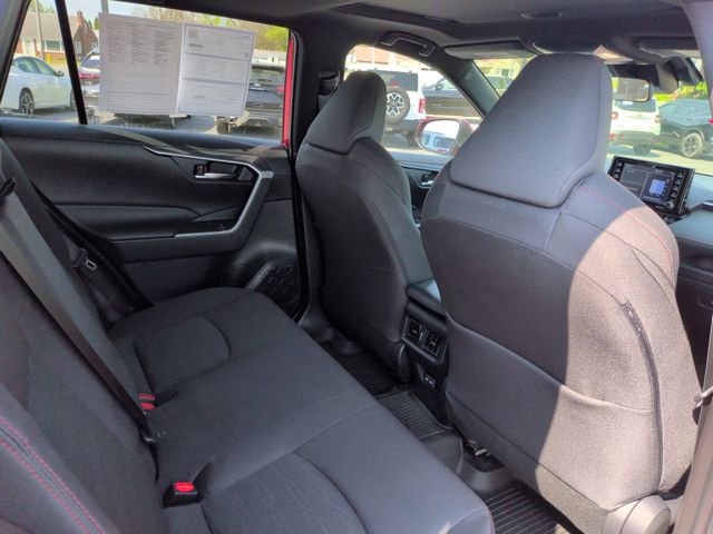 Used 2022 Toyota RAV4 SE w/ Weather & Moonroof Package AWD/4WD image 17