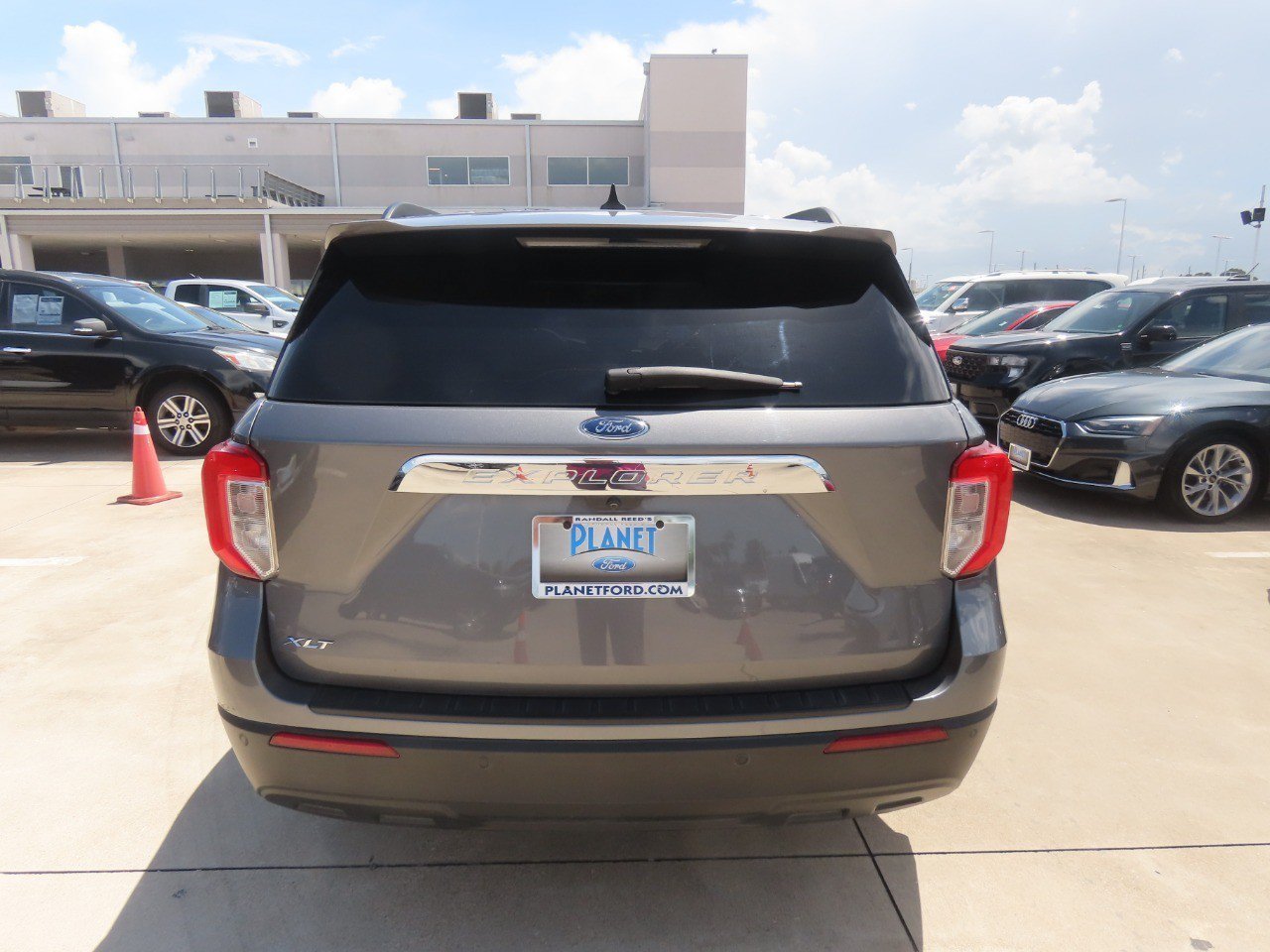 Certified 2023 Ford Explorer XLT RWD image 13