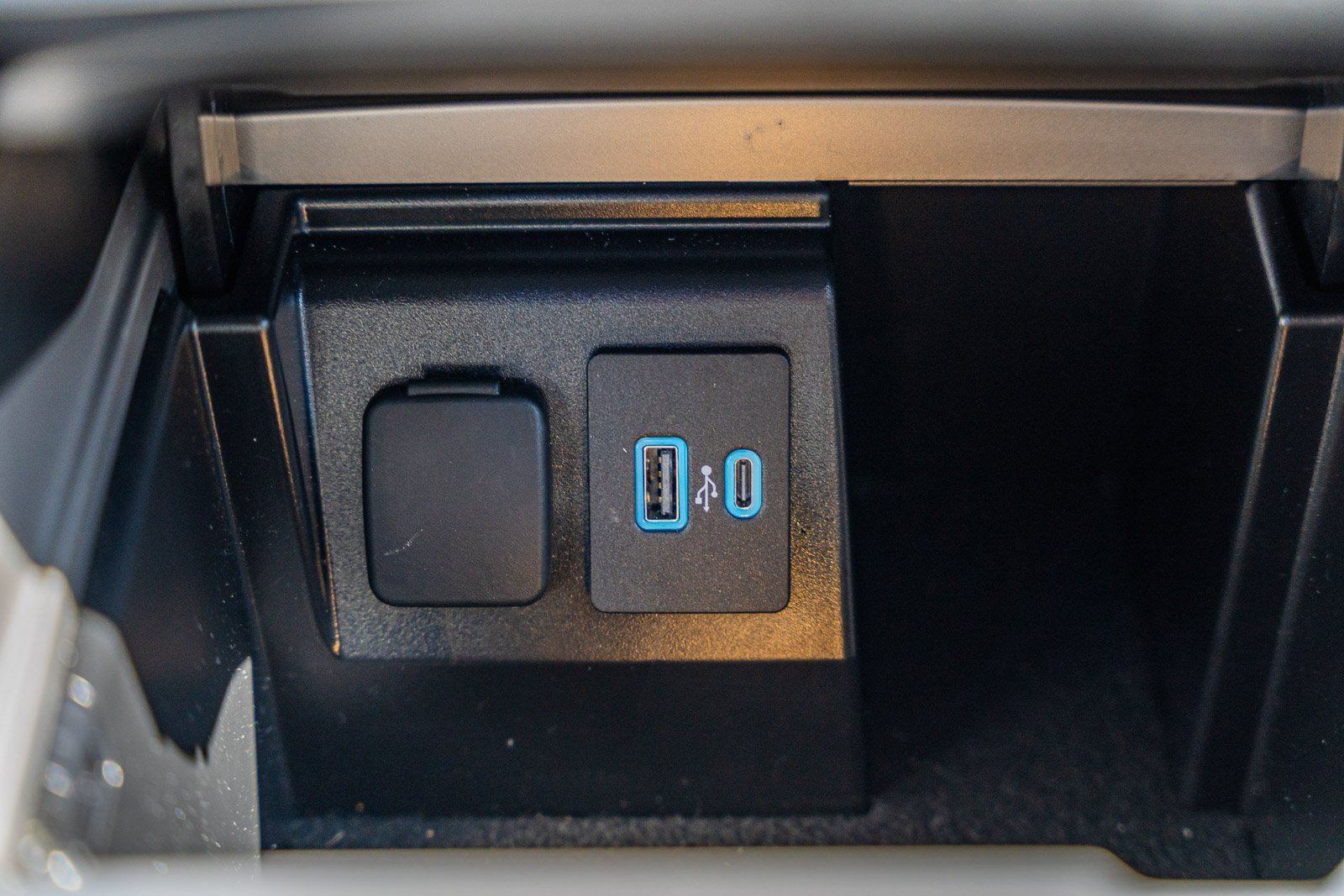 Certified 2024 Ford Explorer ST w/ Equipment Group 401A image 30