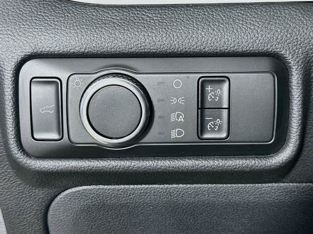 Certified 2024 Ford Explorer XLT RWD image 27