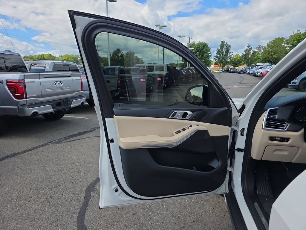 Used 2022 BMW X5 xDrive40i w/ Premium Package AWD/4WD image 20