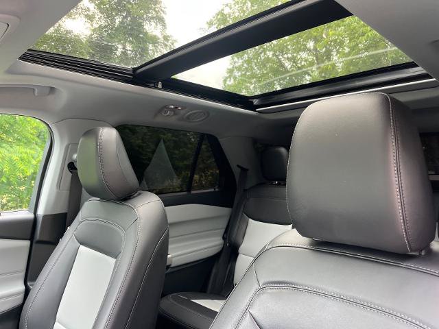 Certified 2023 Ford Explorer XLT w/ Equipment Group 202A RWD image 7