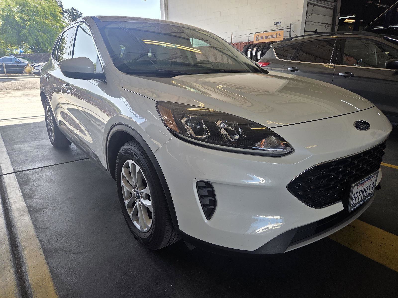 Certified 2020 Ford Escape SE image 4