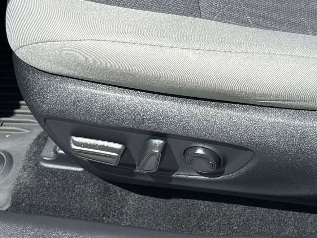 Used 2024 Toyota RAV4 XLE w/ Convenience Package image 24