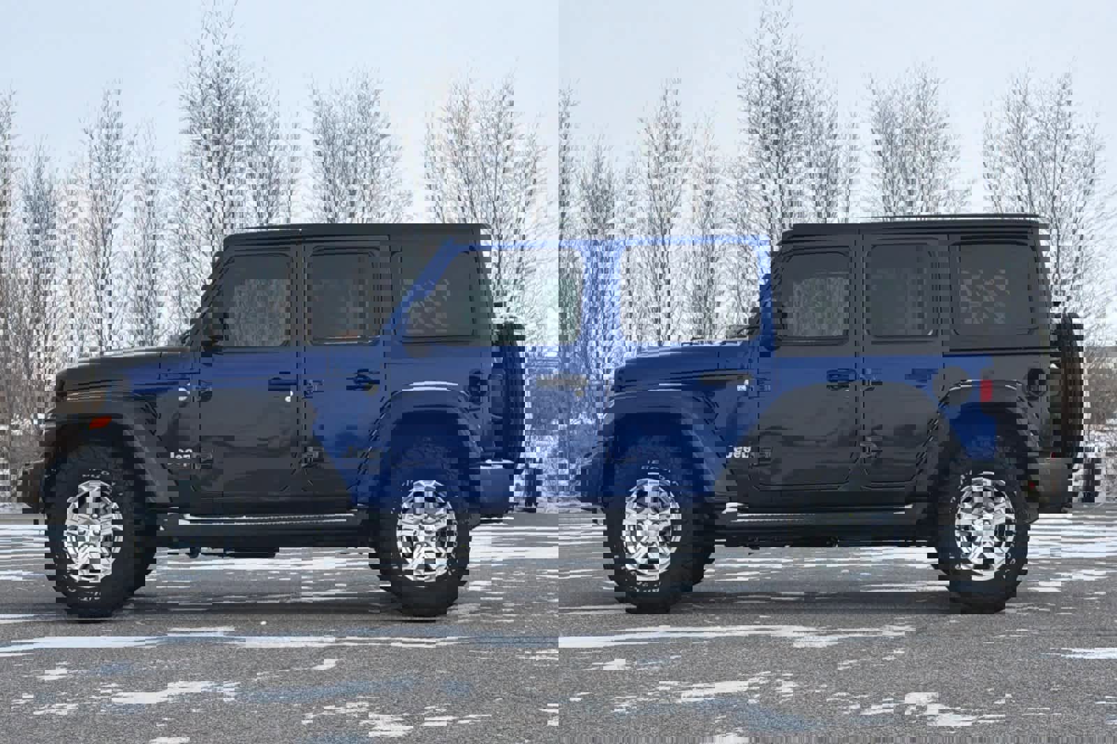 Used 2018 Jeep Wrangler Unlimited Sport S image 2