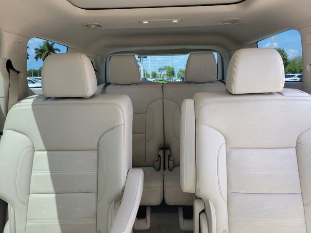 Used 2021 GMC Acadia Denali w/ Denali Technology Package FWD image 19