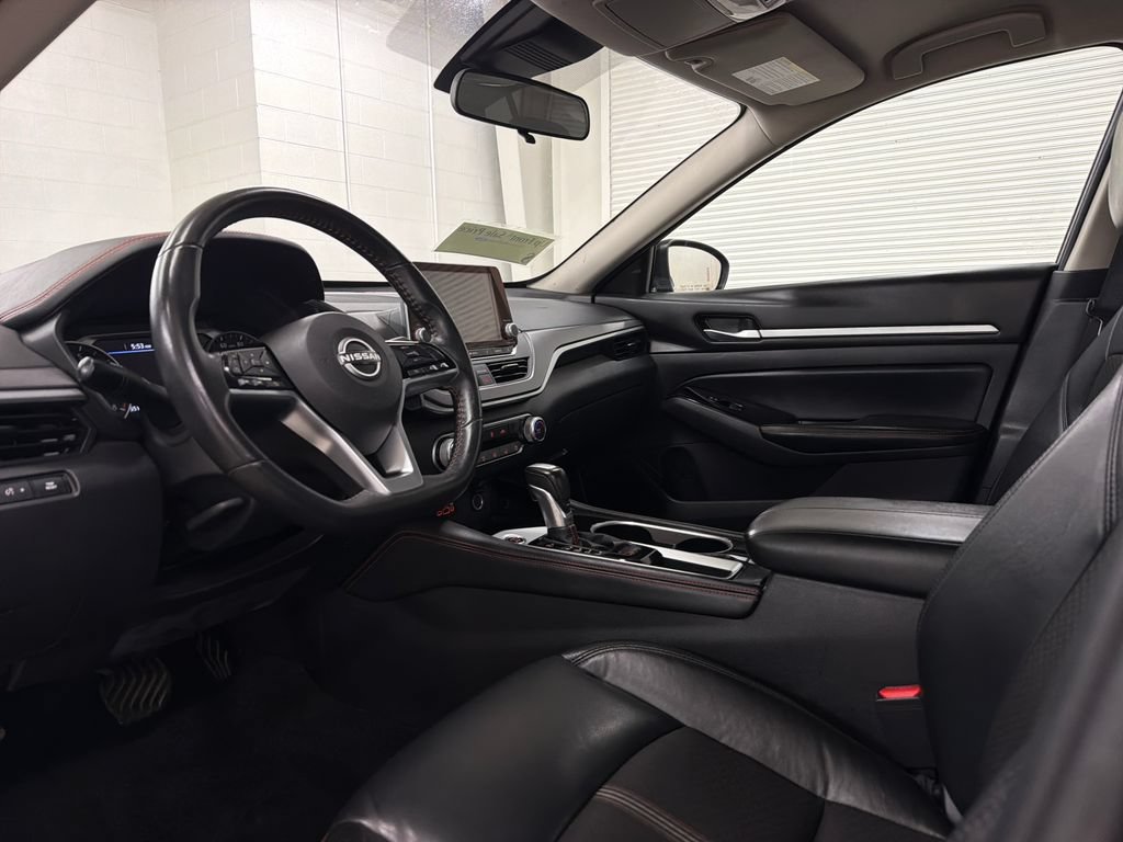 Used 2024 Nissan Altima 2.5 SR FWD image 6