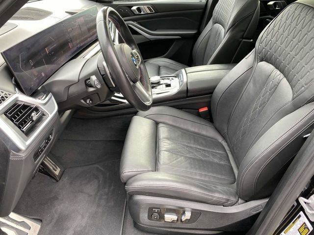 Used 2023 BMW X7 M60i w/ Executive Package image 19
