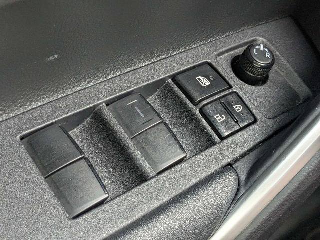 Used 2023 Toyota Corolla Cross XLE AWD/4WD image 25