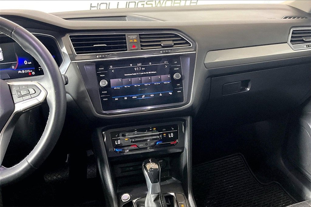 Used 2022 Volkswagen Tiguan SE image 5