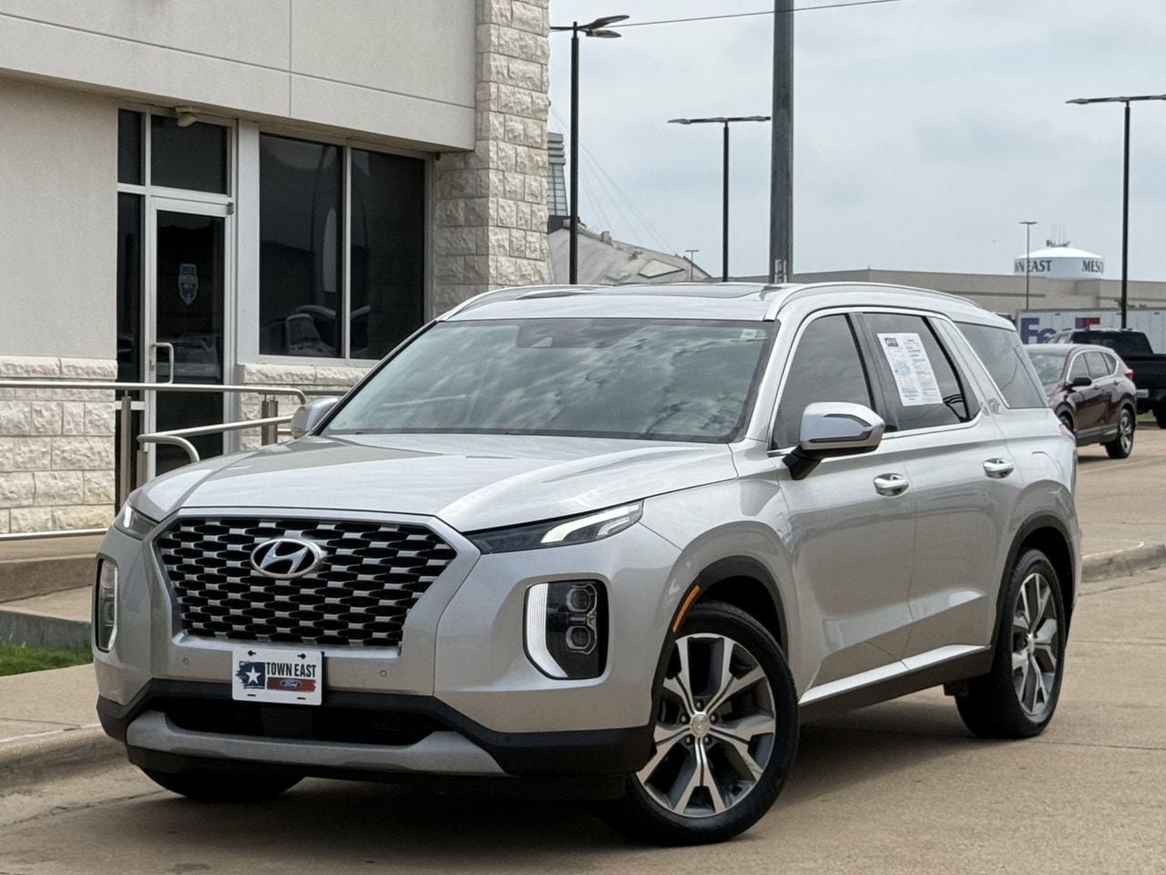 Used 2021 Hyundai Palisade SEL FWD image 2