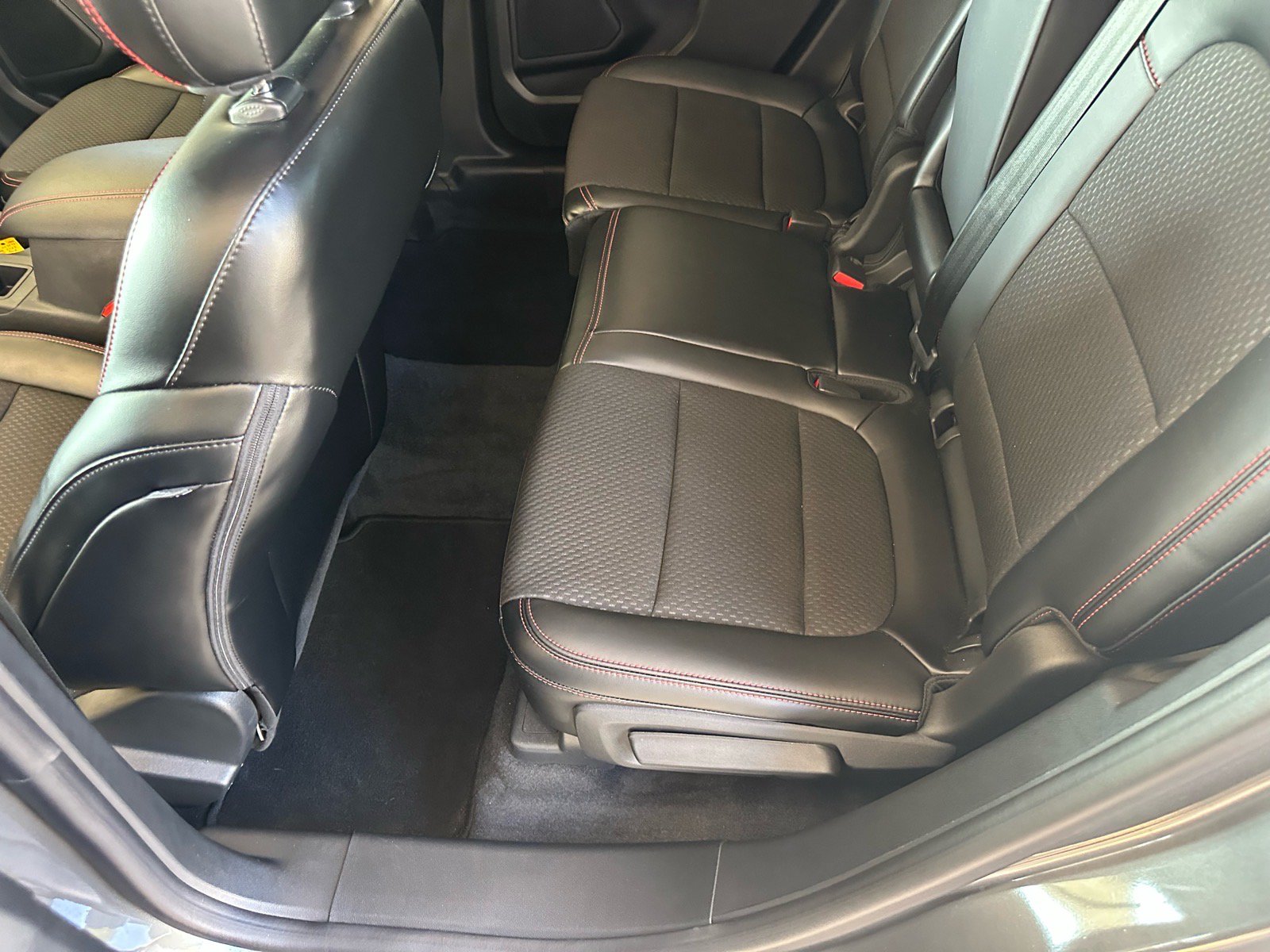 Certified 2024 Ford Escape ST-Line w/ Tech Pack #1 FWD image 23