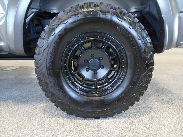 Certified 2019 Ford F150 Raptor w/ Equipment Group 802A Luxury image 9