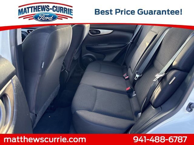 Used 2020 Nissan Rogue Sport S image 12