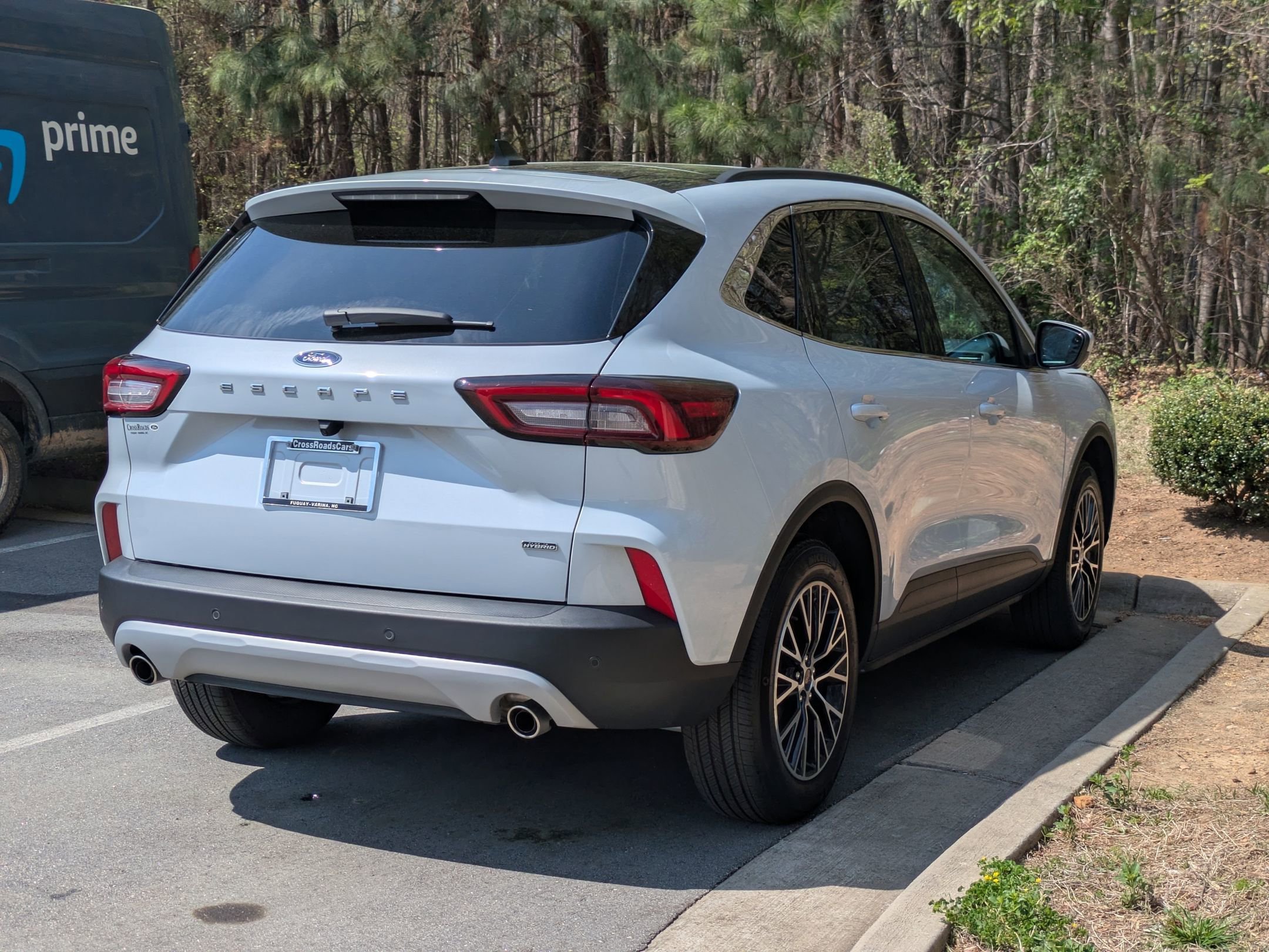 Certified 2025 Ford Escape SE w/ PHEV Premium Package image 3