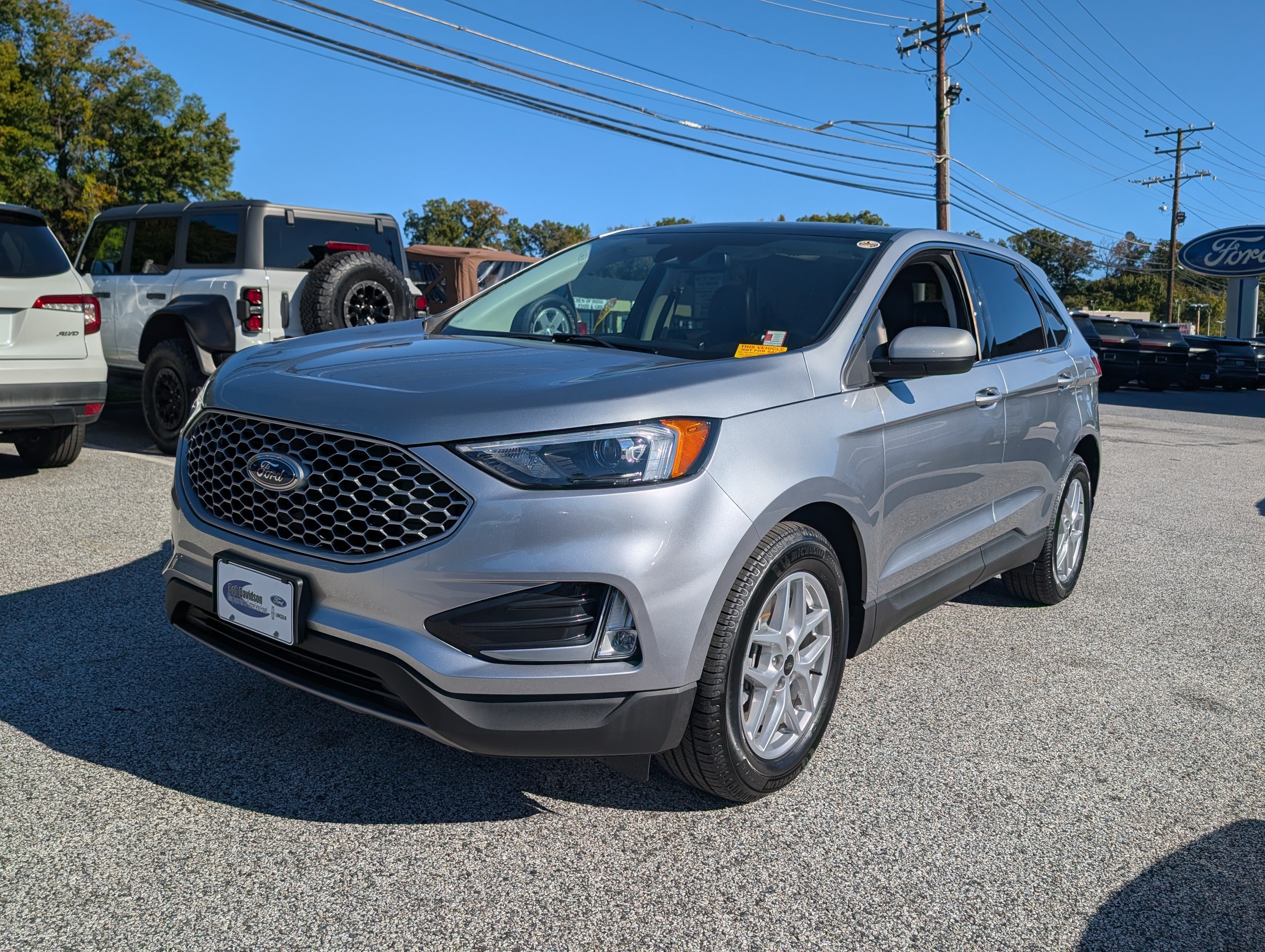 Certified 2024 Ford Edge SEL w/ Convenience Package AWD/4WD image 2