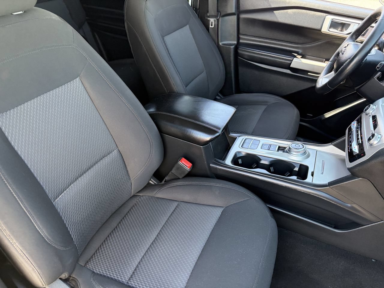 Certified 2023 Ford Explorer XLT RWD image 11