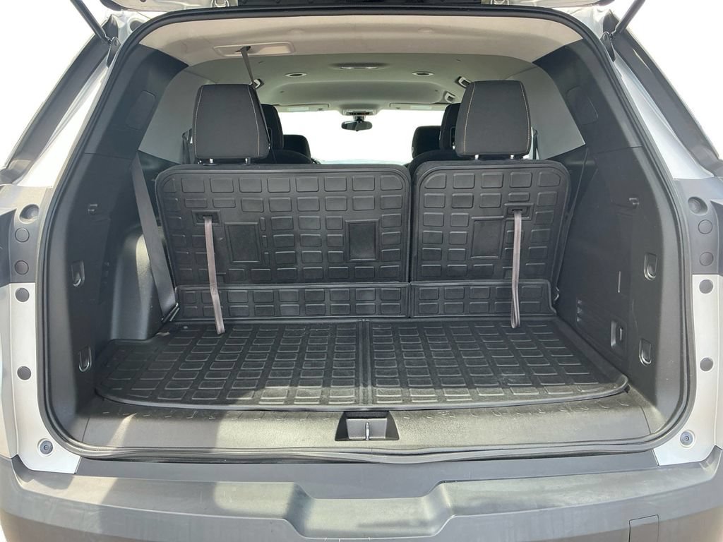 Used 2018 Chevrolet Traverse LT FWD image 24
