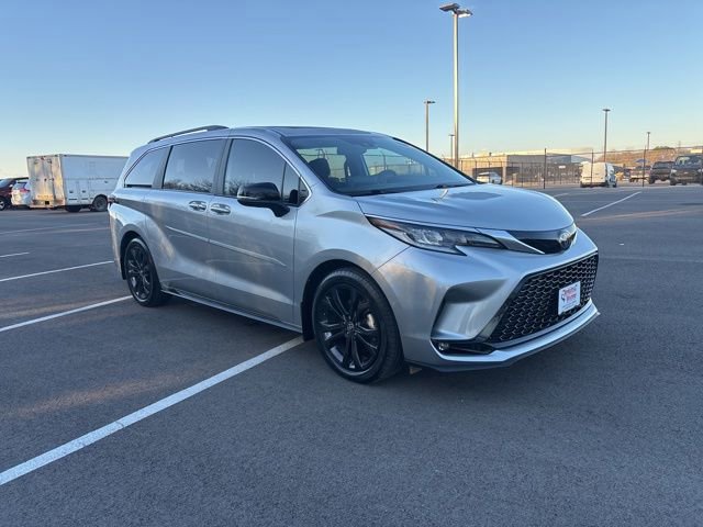 Used 2024 Toyota Sienna XSE image 6