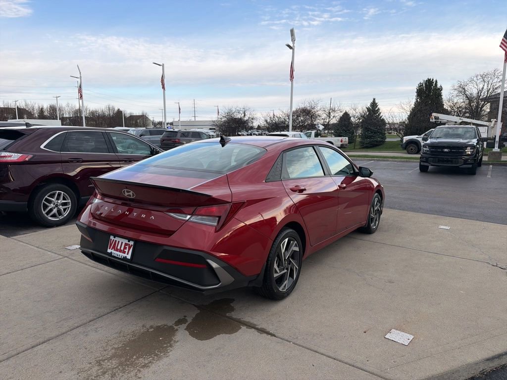 Used 2025 Hyundai Elantra Sport image 14