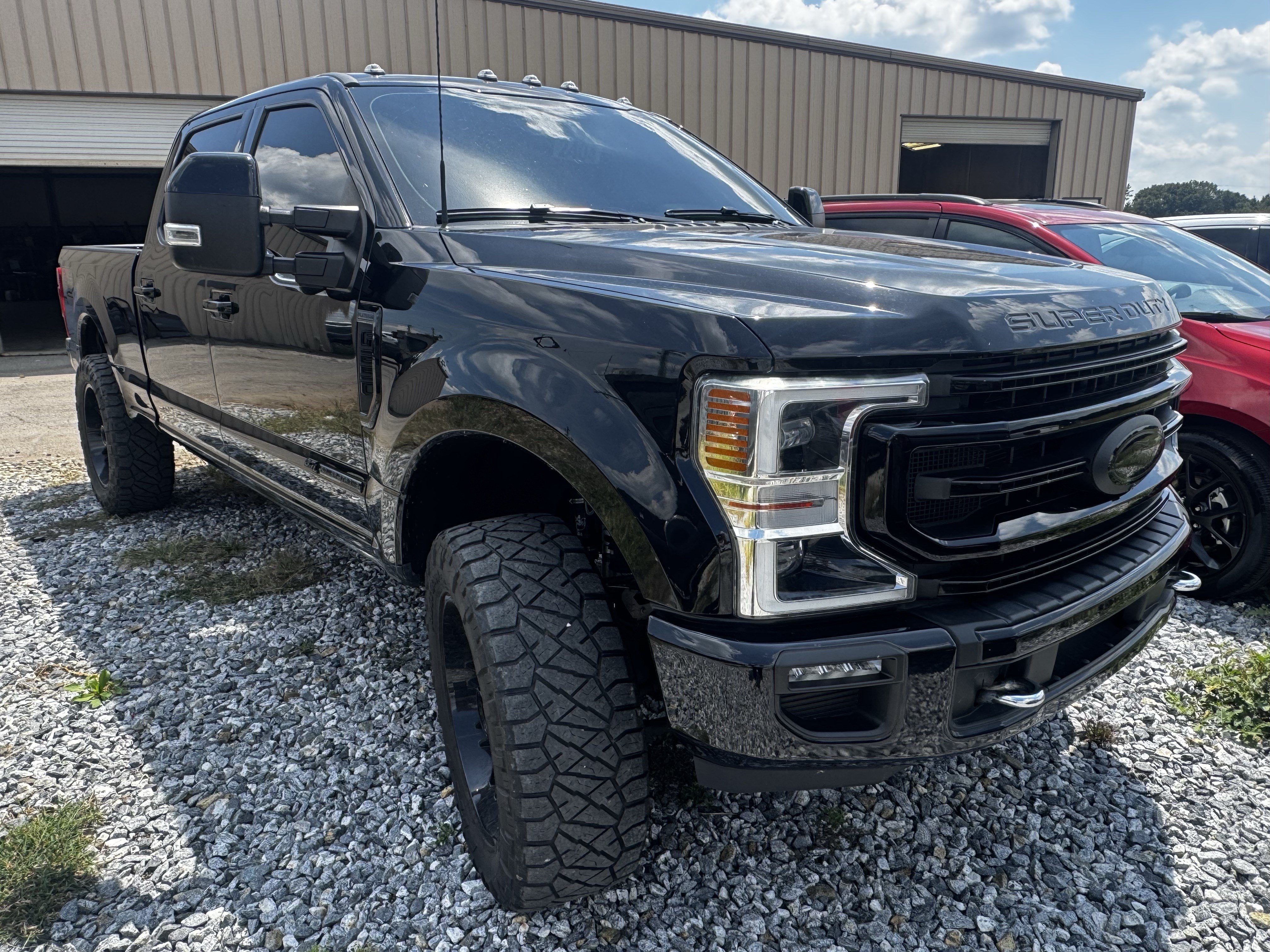 Certified 2022 Ford F250 Platinum w/ FX4 Off-Road Package AWD/4WD image 2