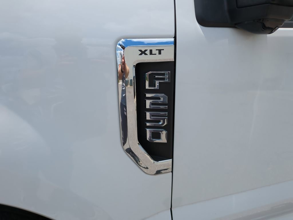 Certified 2021 Ford F250 XLT w/ XLT Premium Package AWD/4WD image 11