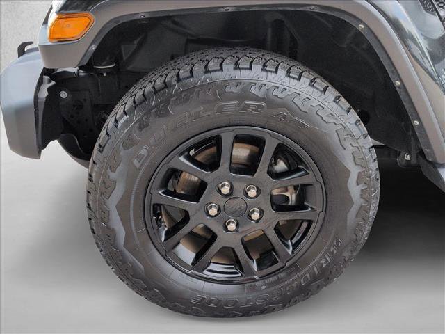 Used 2023 Jeep Gladiator Overland AWD/4WD image 23