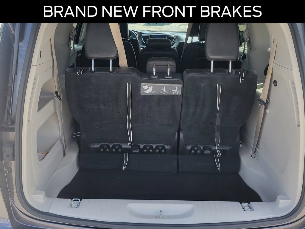 Used 2019 Chrysler Pacifica Touring-L FWD image 6