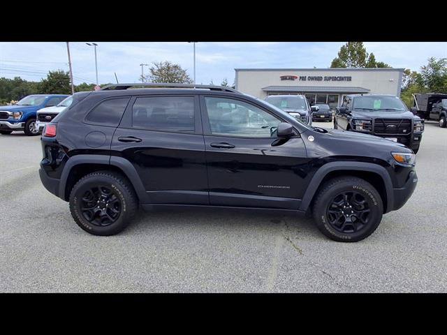 Used 2020 Jeep Cherokee Trailhawk AWD/4WD image 38