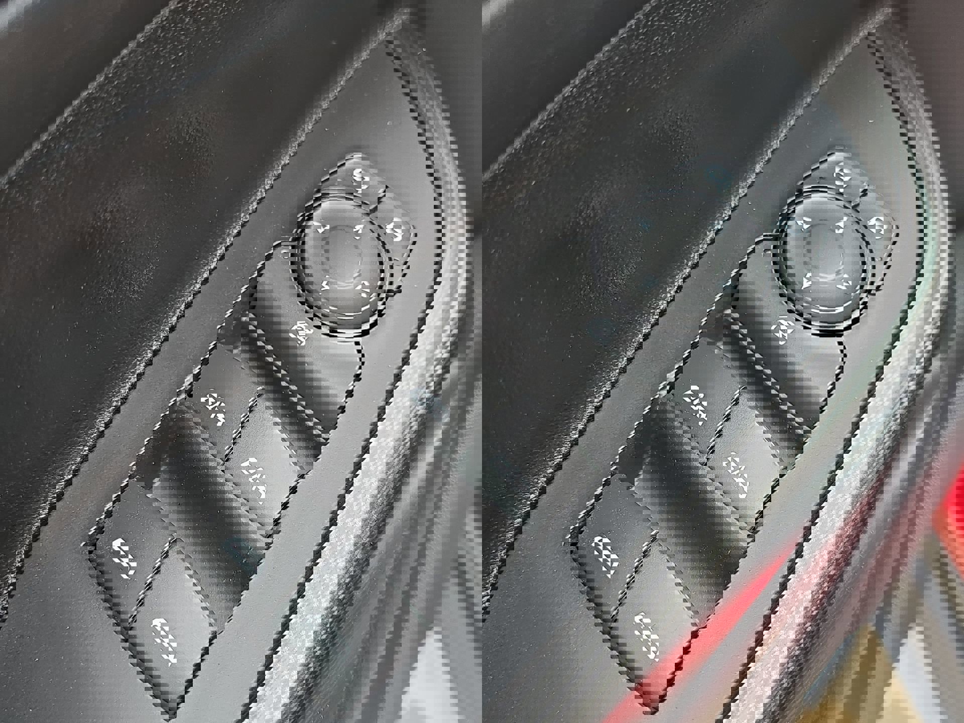 Used 2023 GMC Acadia SLT image 14