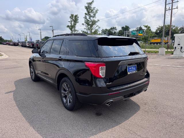 Certified 2023 Ford Explorer XLT w/ Equipment Group 202A AWD/4WD image 7