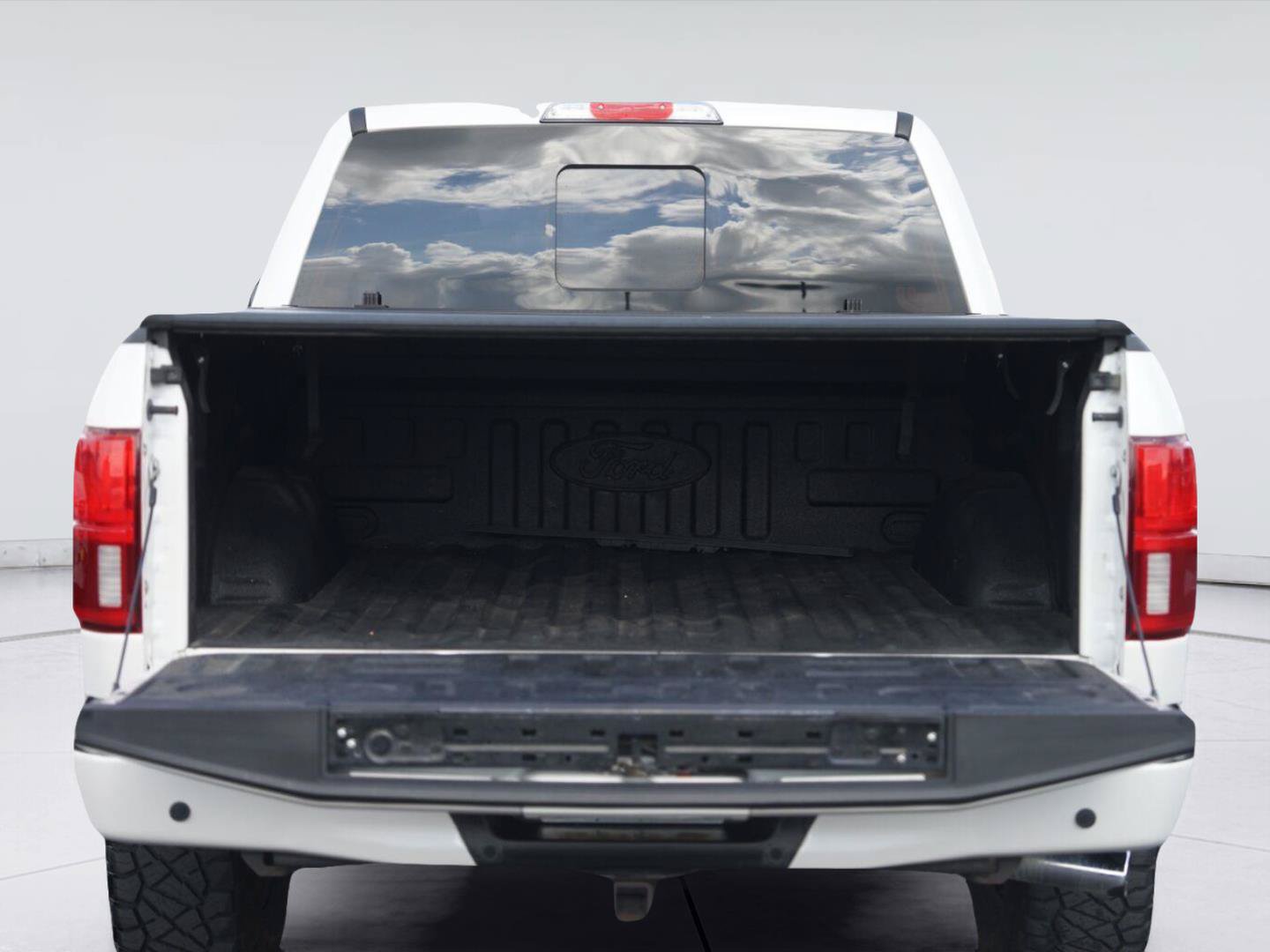 Certified 2019 Ford F150 Platinum w/ Equipment Group 701A Luxury AWD/4WD image 32