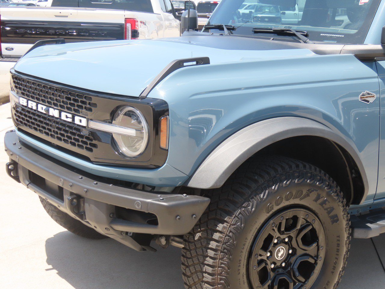 Certified 2022 Ford Bronco Wildtrak AWD/4WD image 3