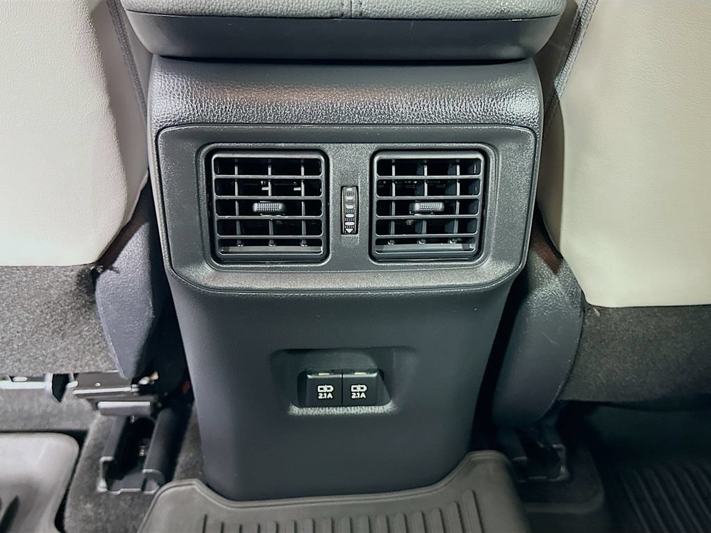 Used 2020 Toyota RAV4 Limited AWD/4WD image 28