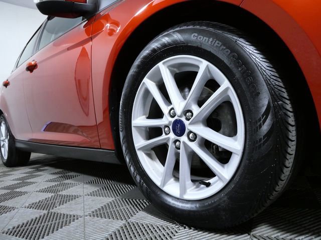 Certified 2018 Ford Focus SE w/ Cold Weather Package FWD image 2
