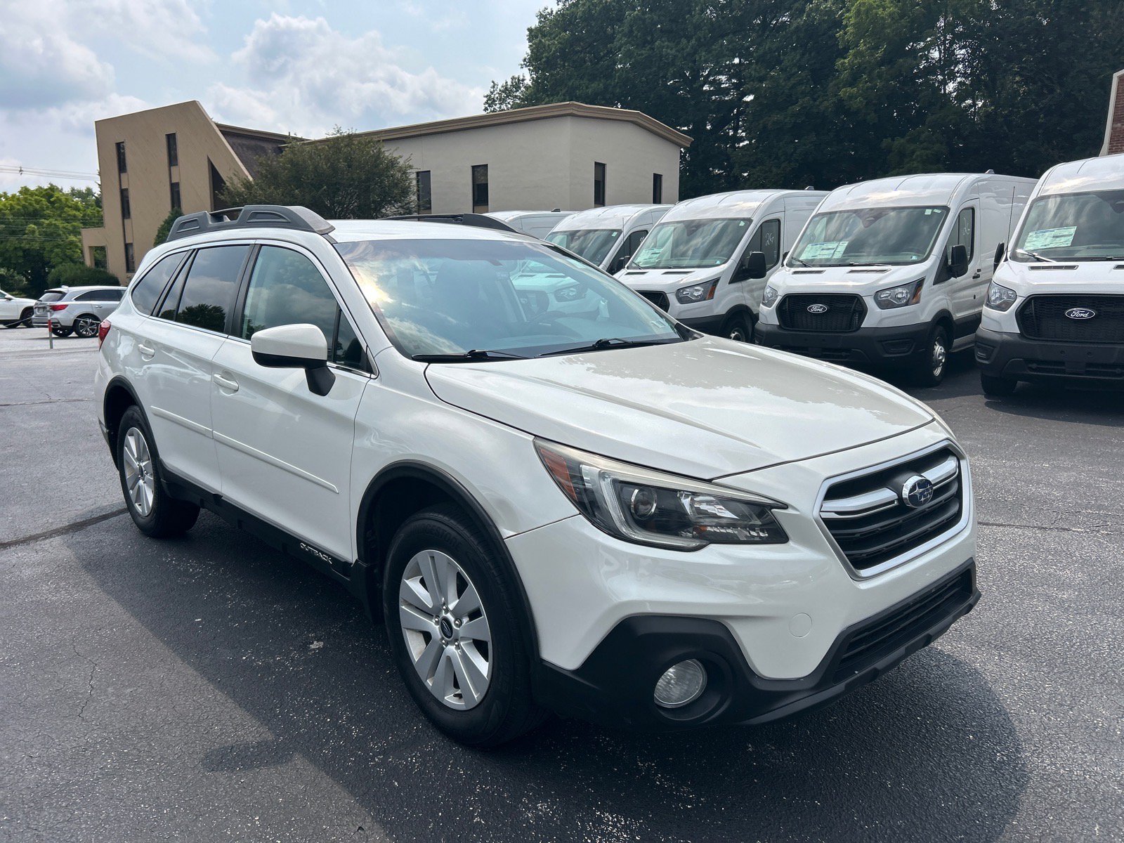 Used 2018 Subaru Outback 2.5i Premium AWD/4WD image 3