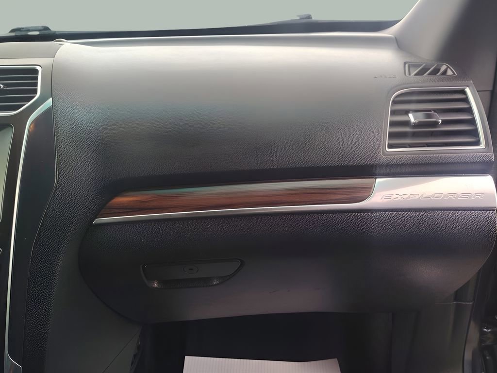 Certified 2017 Ford Explorer Limited image 37