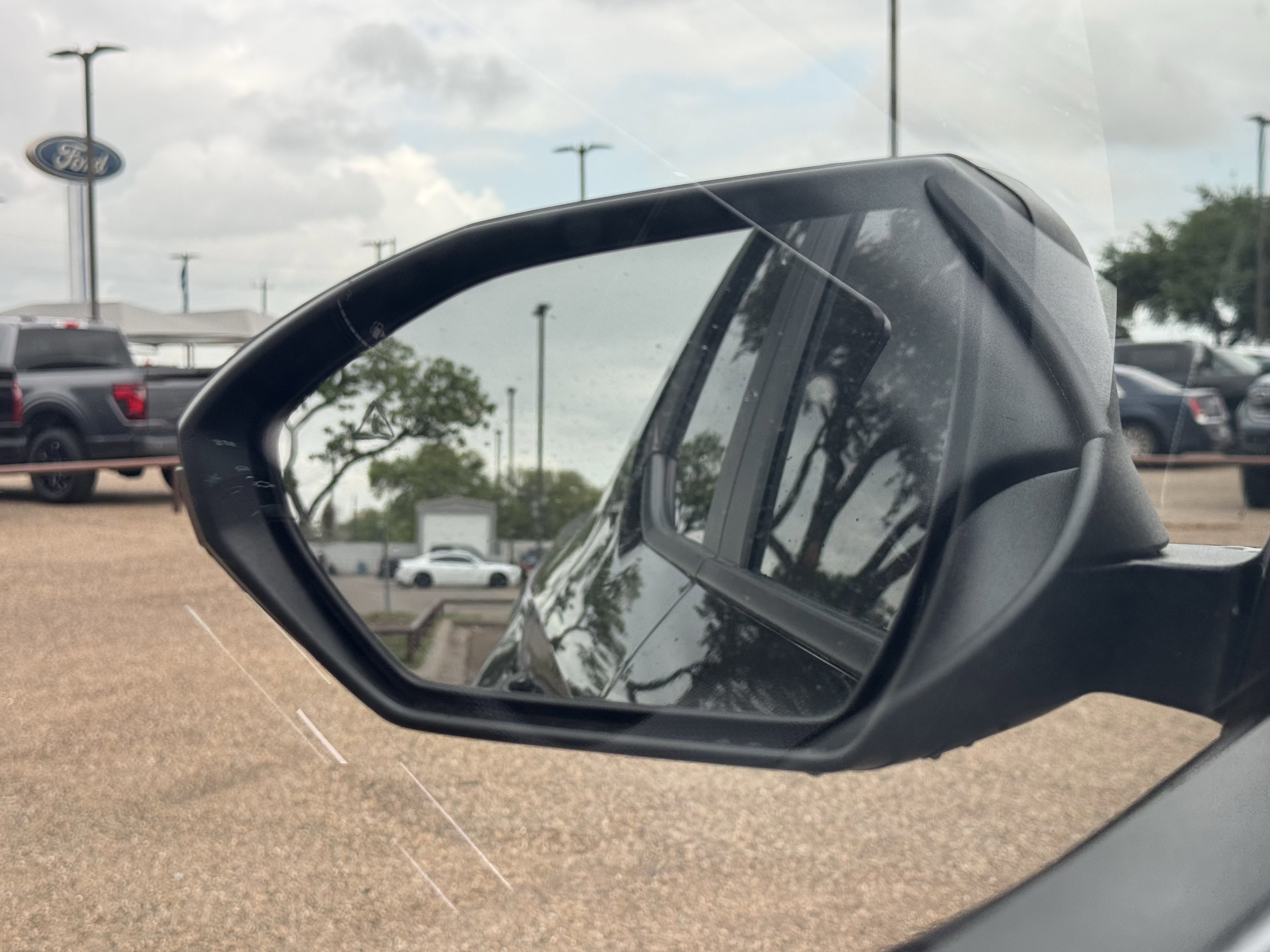 Used 2025 Hyundai Santa Cruz SE FWD image 20