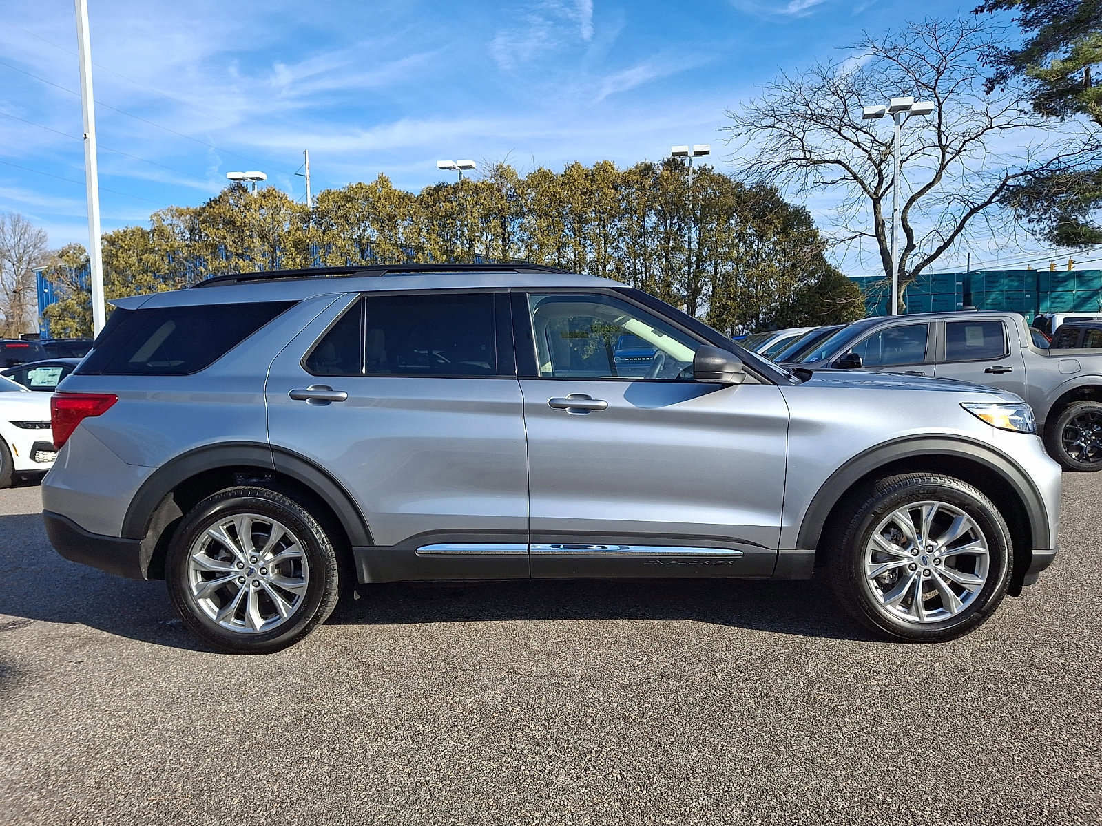 Certified 2024 Ford Explorer XLT w/ Equipment Group 202A image 9