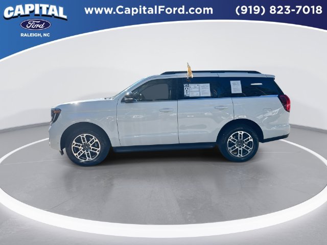 Certified 2025 Ford Expedition Active AWD/4WD image 5