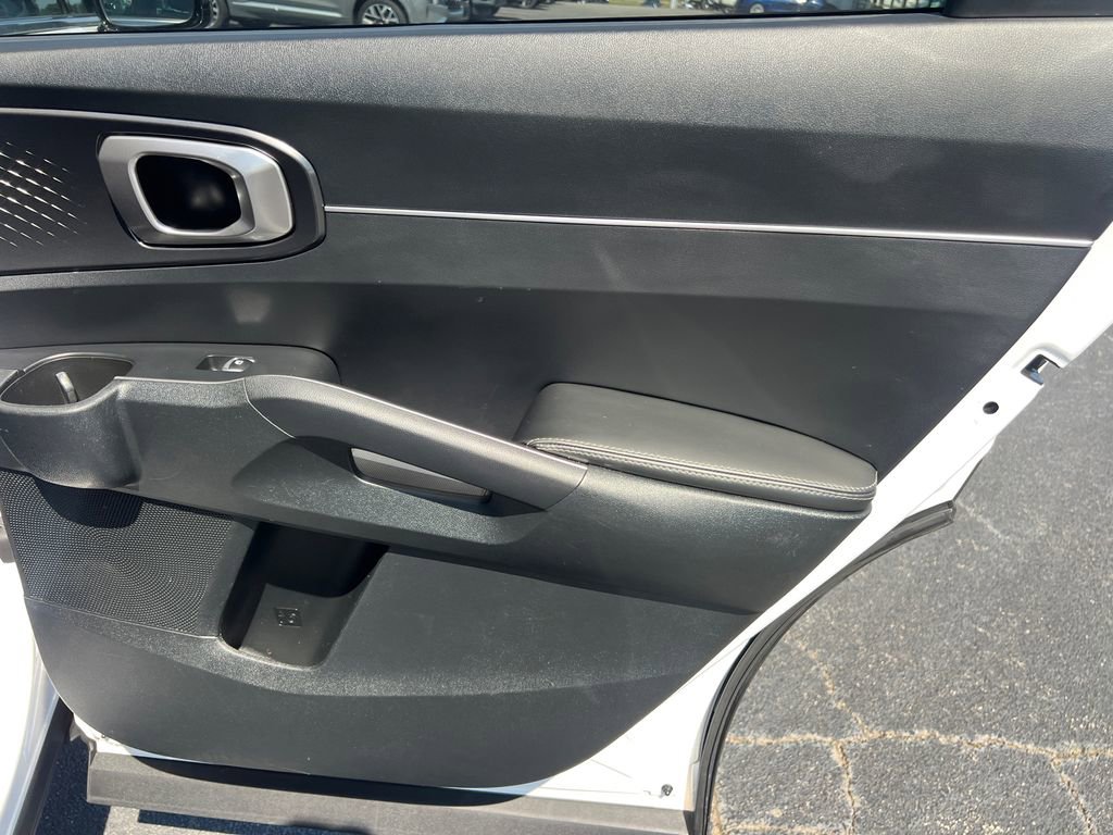 Used 2022 Kia Sorento LX FWD image 16