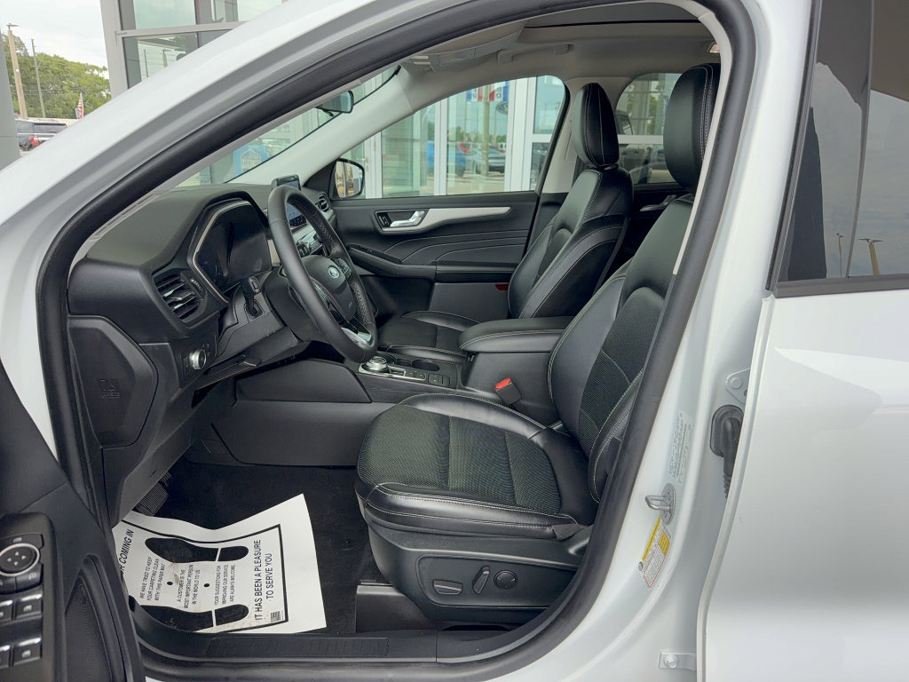 Certified 2022 Ford Escape SEL w/ Technology Package FWD image 11