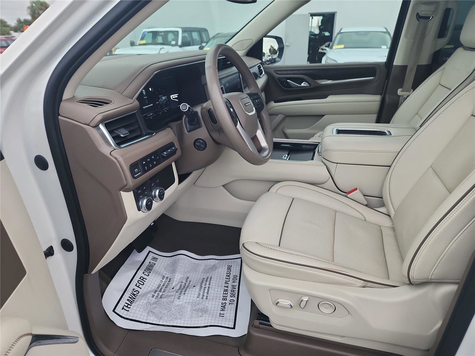 Used 2022 GMC Yukon XL Denali image 14