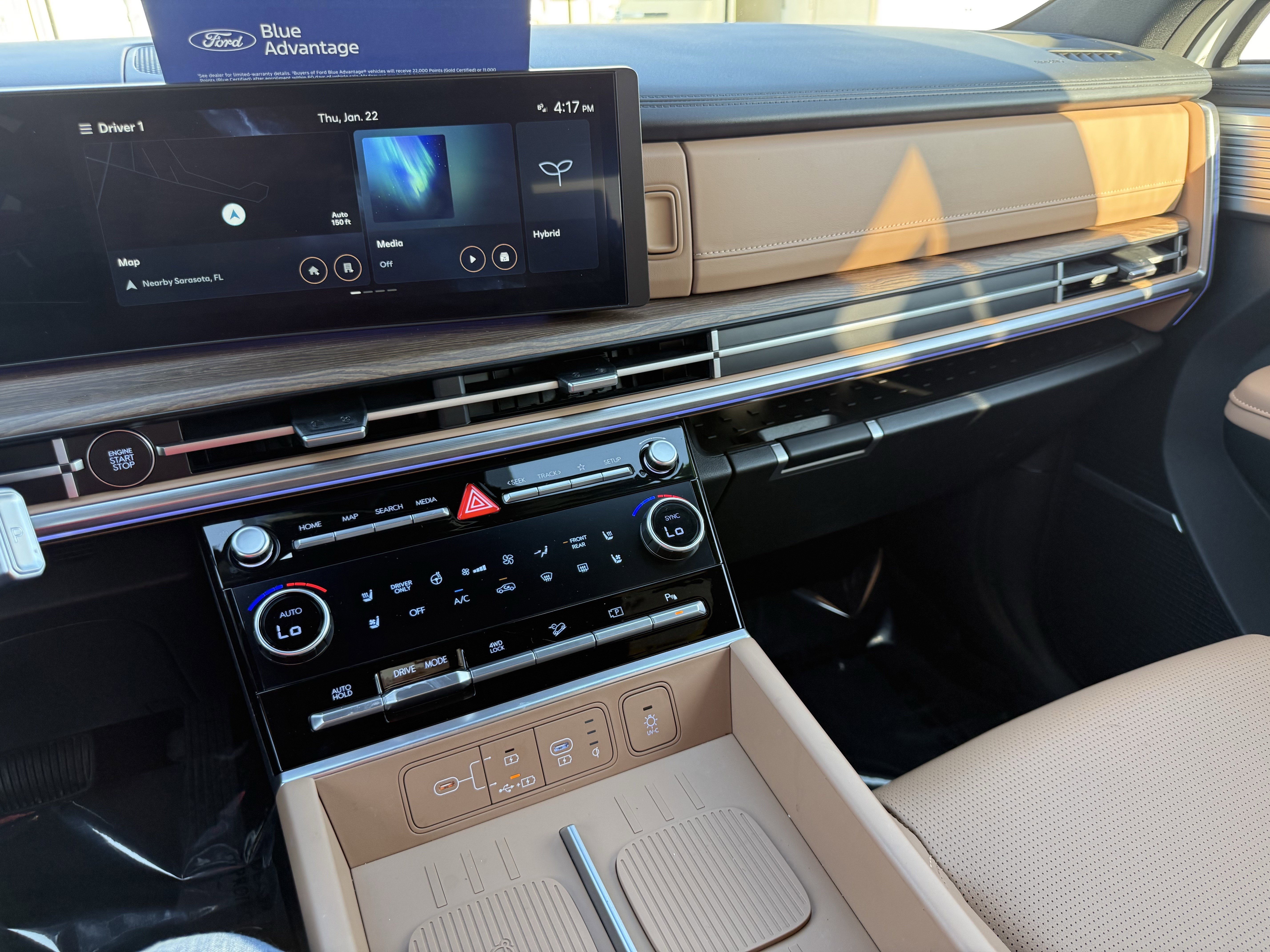 Used 2025 Hyundai Santa Fe Limited image 29