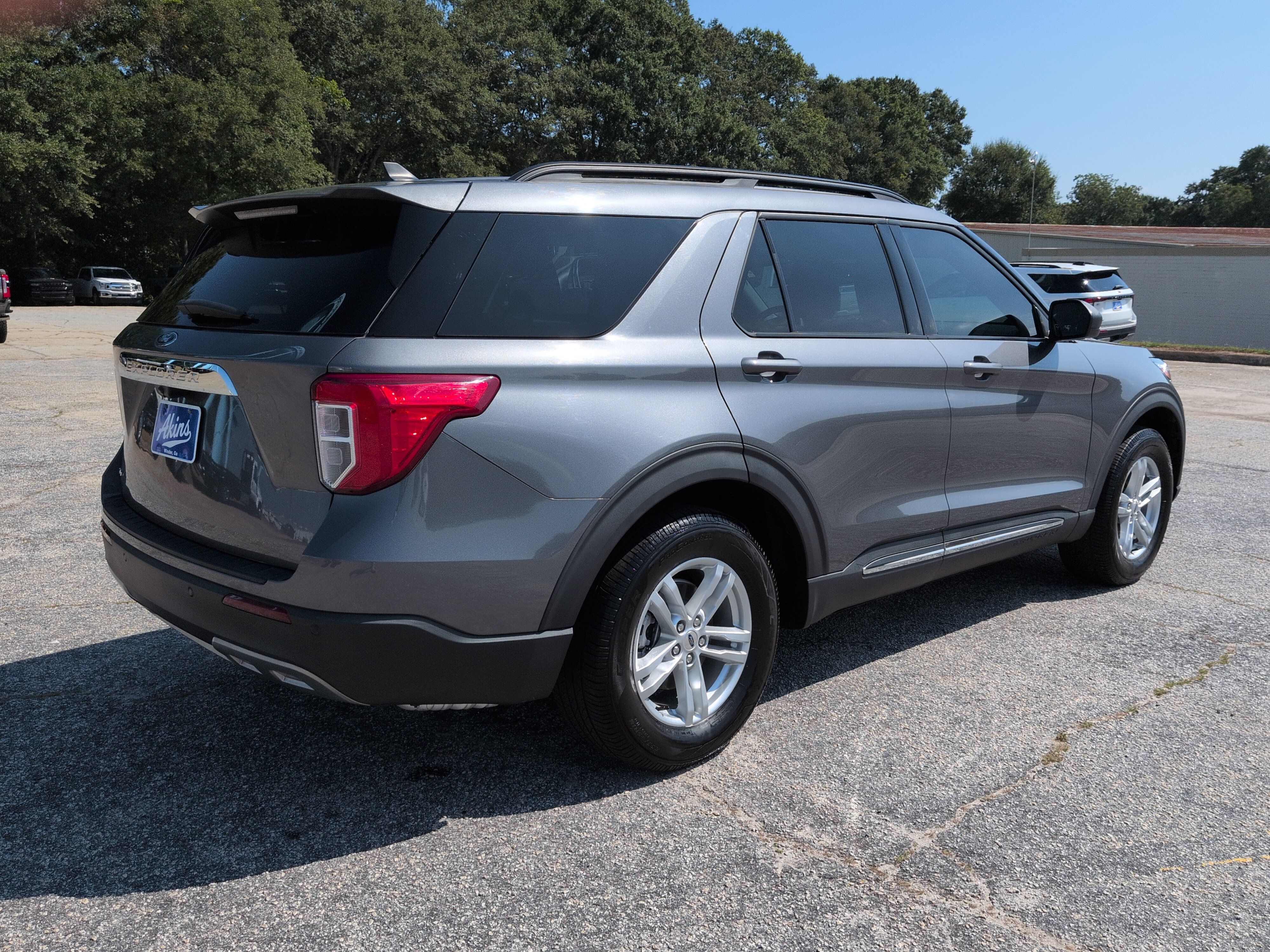 Certified 2022 Ford Explorer XLT w/ Equipment Group 202A RWD image 3
