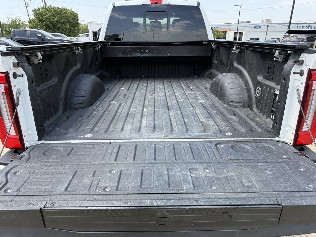 Certified 2025 Ford F350 Platinum w/ Platinum Plus Package AWD/4WD image 29